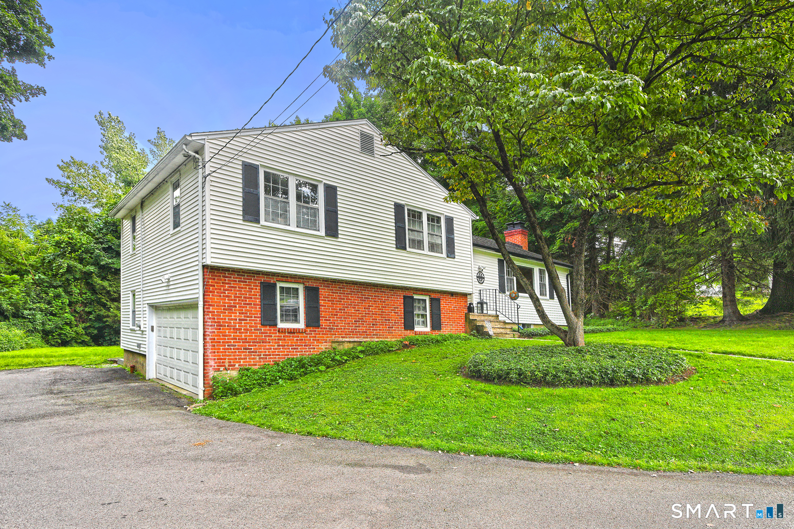 2 Chestnut Circle Naugatuck CT 06770