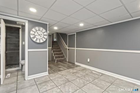 2 Chestnut Circle Naugatuck CT 06770