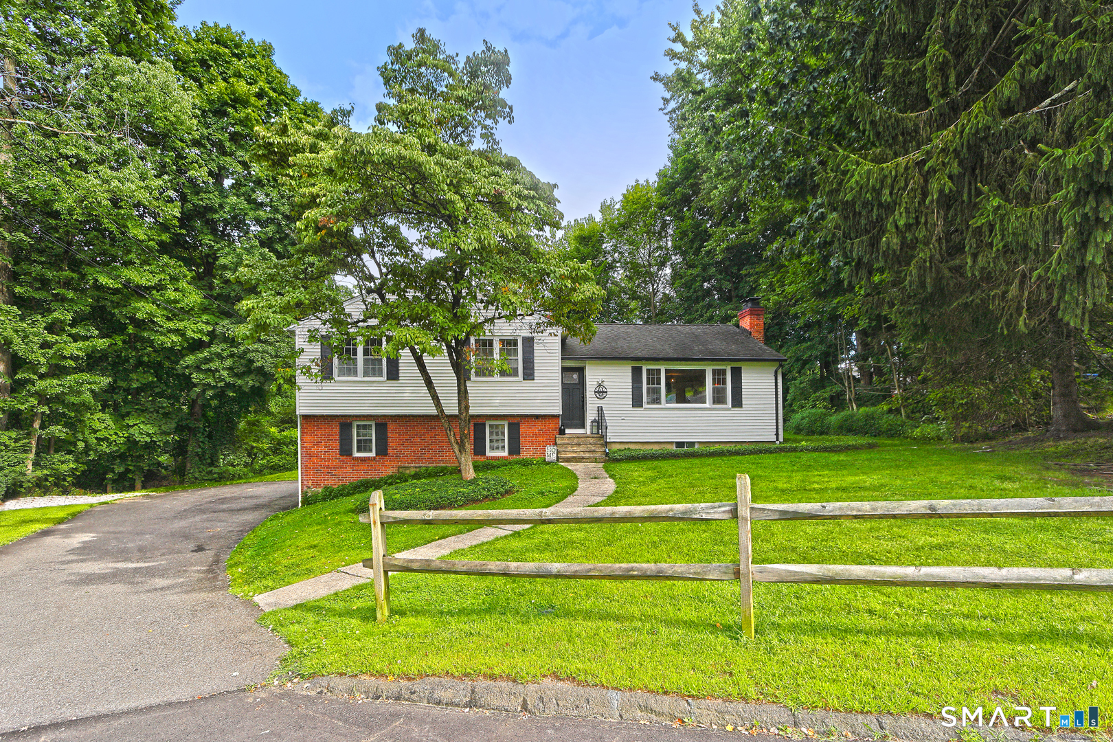 2 Chestnut Circle Naugatuck CT 06770