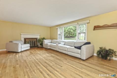 2 Chestnut Circle Naugatuck CT 06770