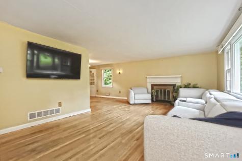 2 Chestnut Circle Naugatuck CT 06770