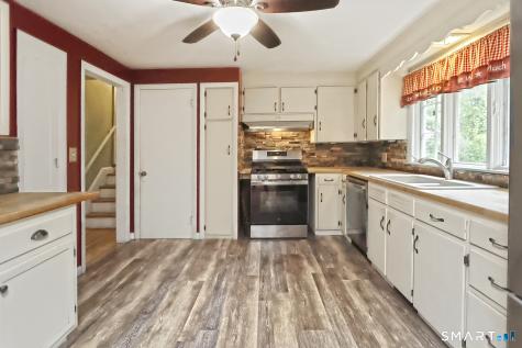 2 Chestnut Circle Naugatuck CT 06770