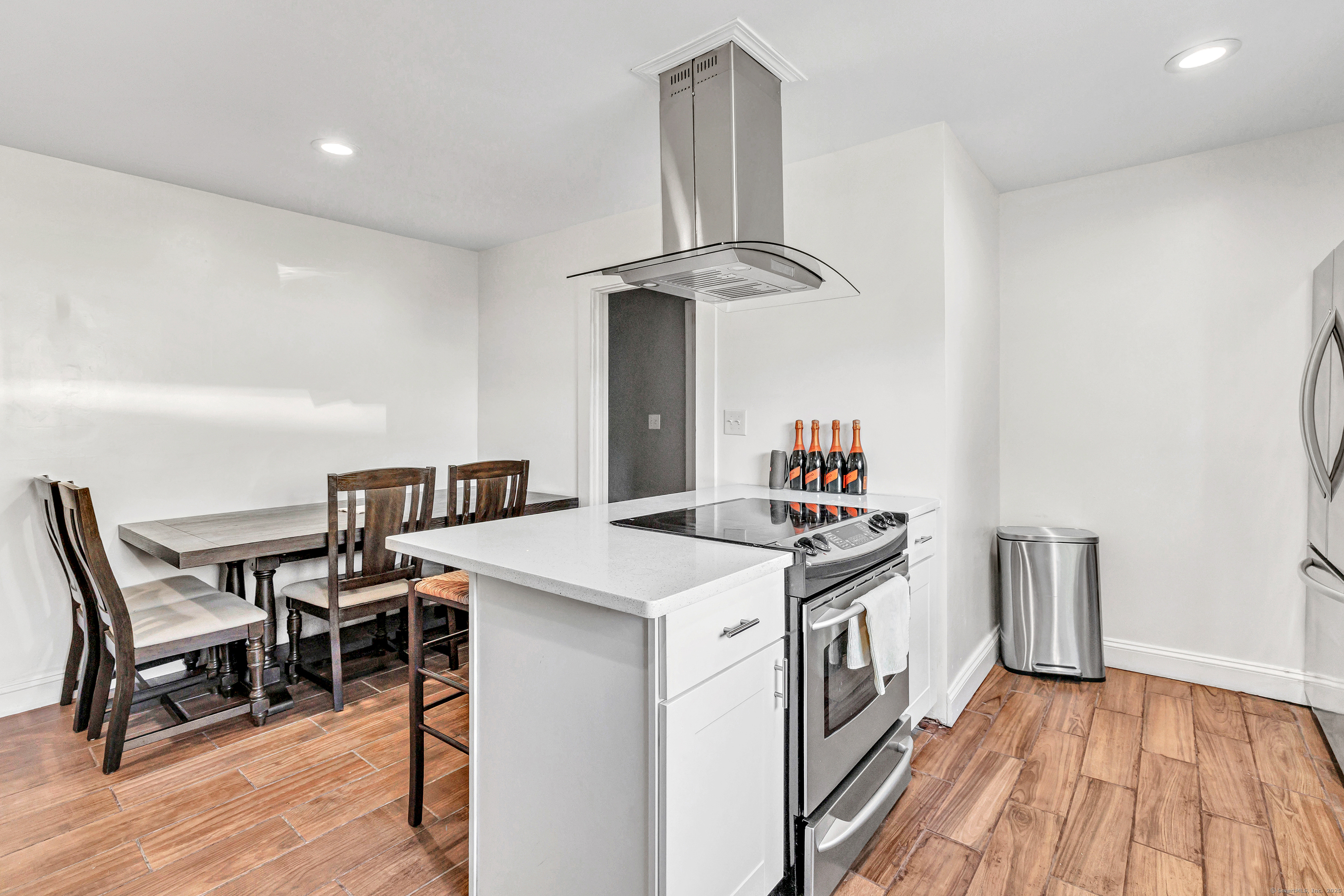 86 Vanguard Street Bridgeport CT 06606