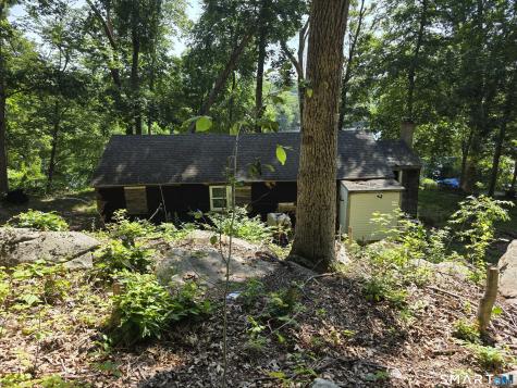 45-R Long Pond South Road Ledyard CT 06339