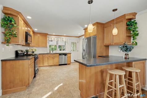 889 Wilcoxson Avenue Stratford CT 06614