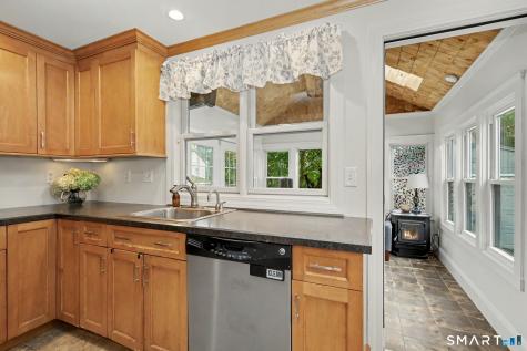 889 Wilcoxson Avenue Stratford CT 06614