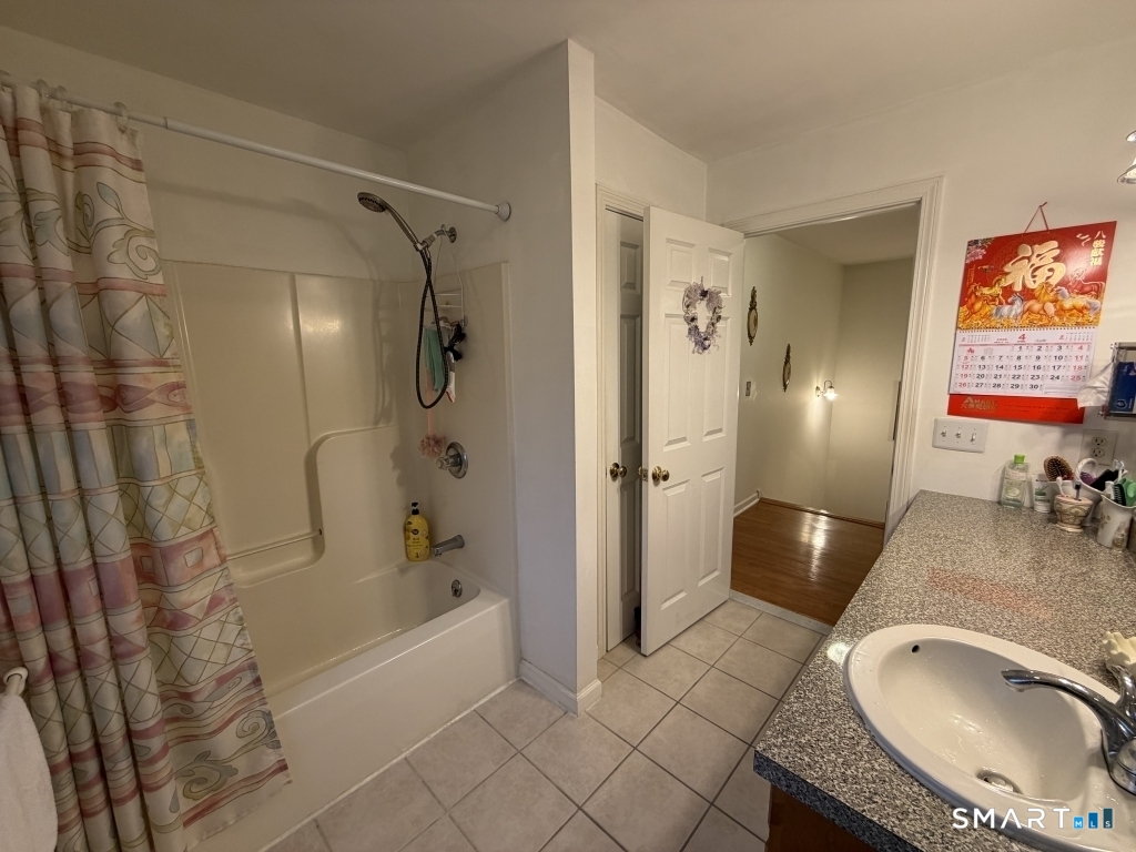 5 Thamesview Road Norwich CT 06360