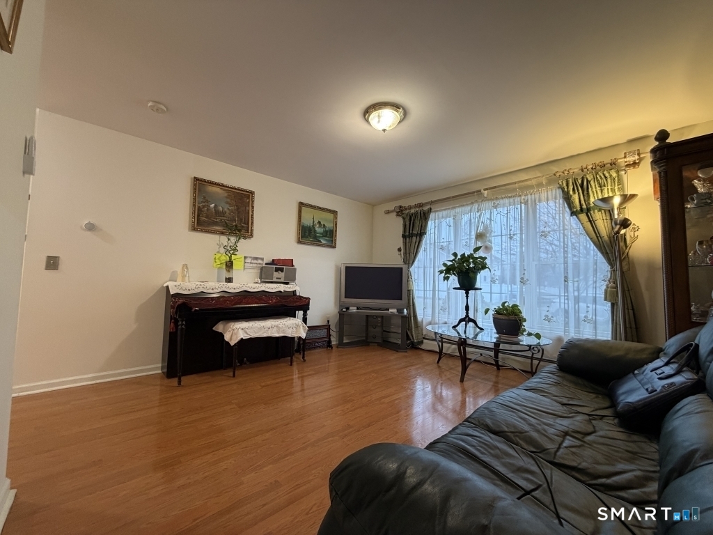 5 Thamesview Road Norwich CT 06360