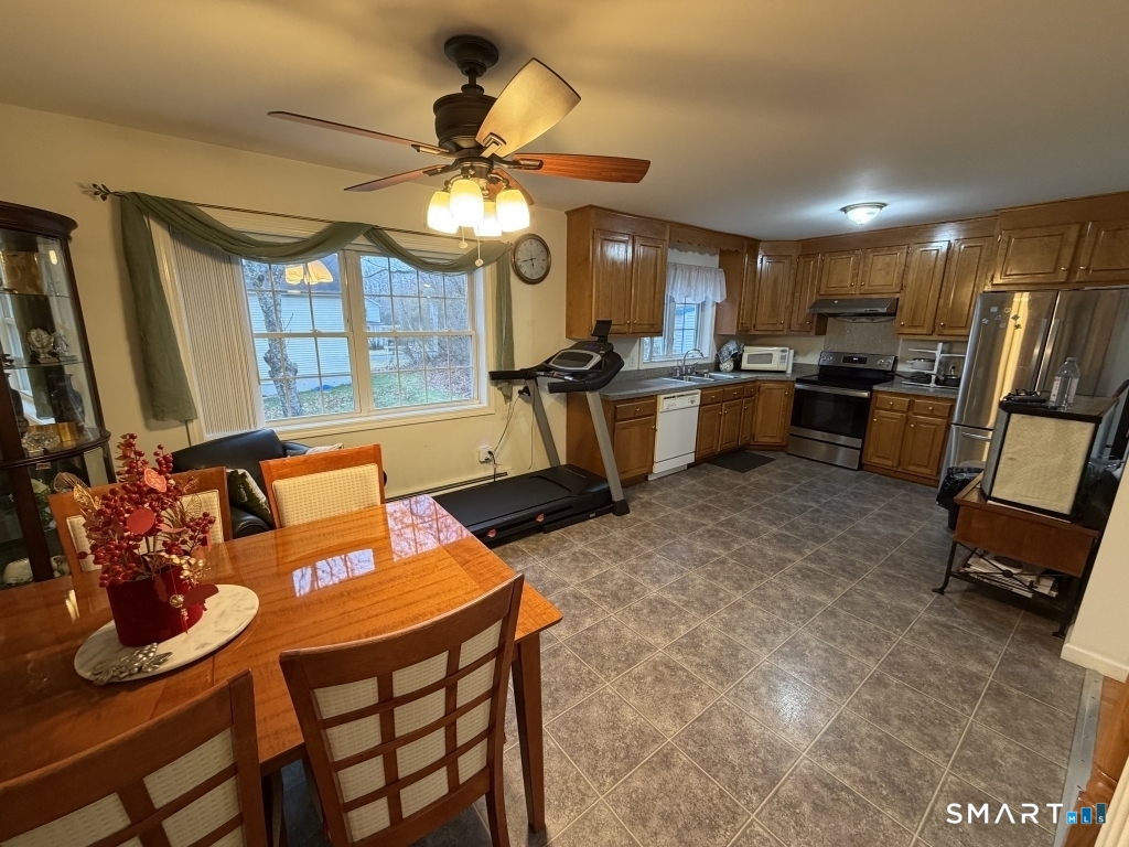 5 Thamesview Road Norwich CT 06360