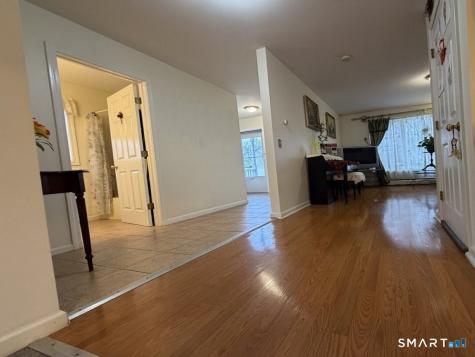 5 Thamesview Road Norwich CT 06360