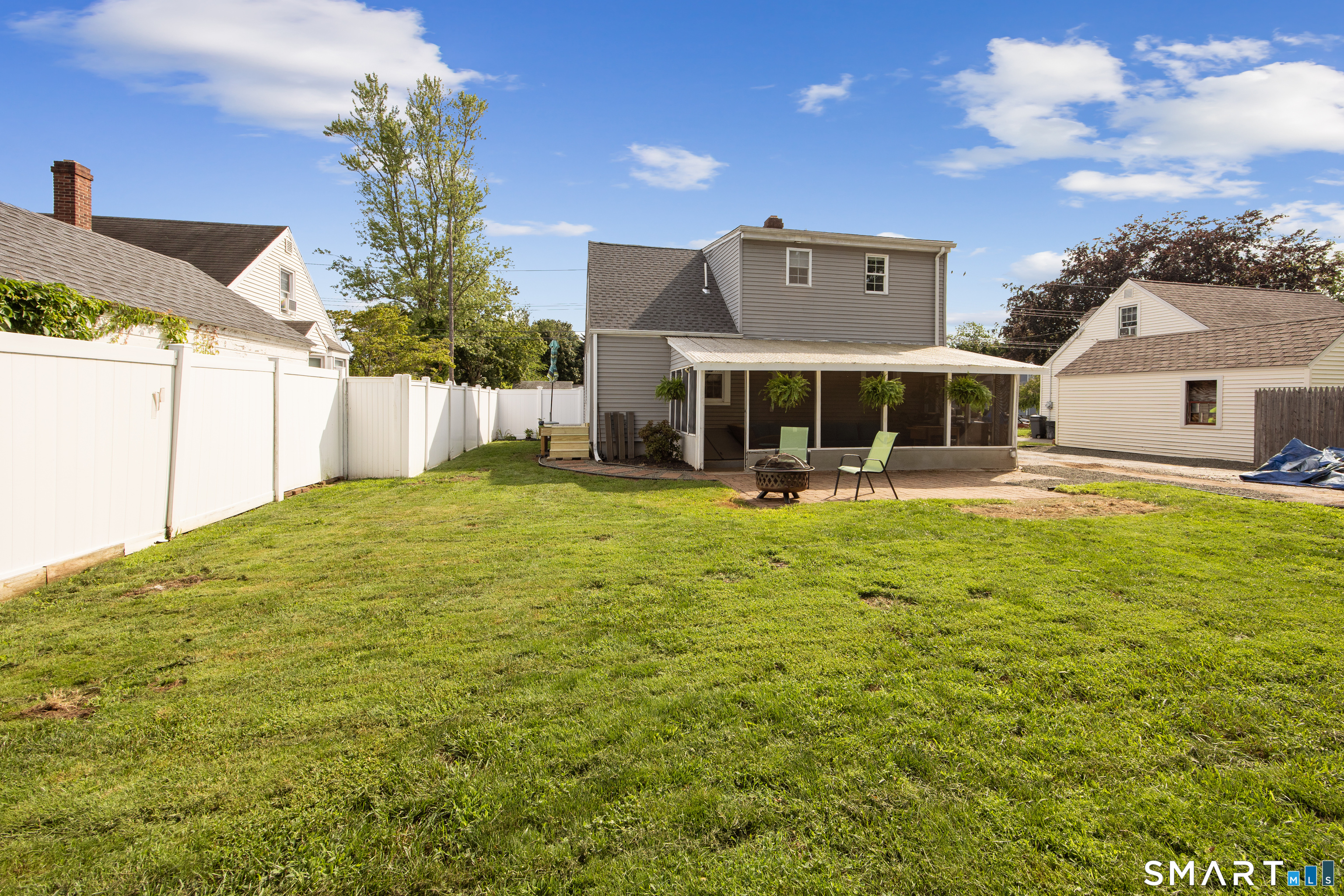 23 Rowe Street East Haven CT 06512