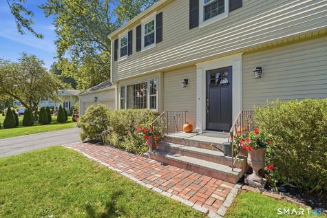 5 Dominique Lane Simsbury CT 06070
