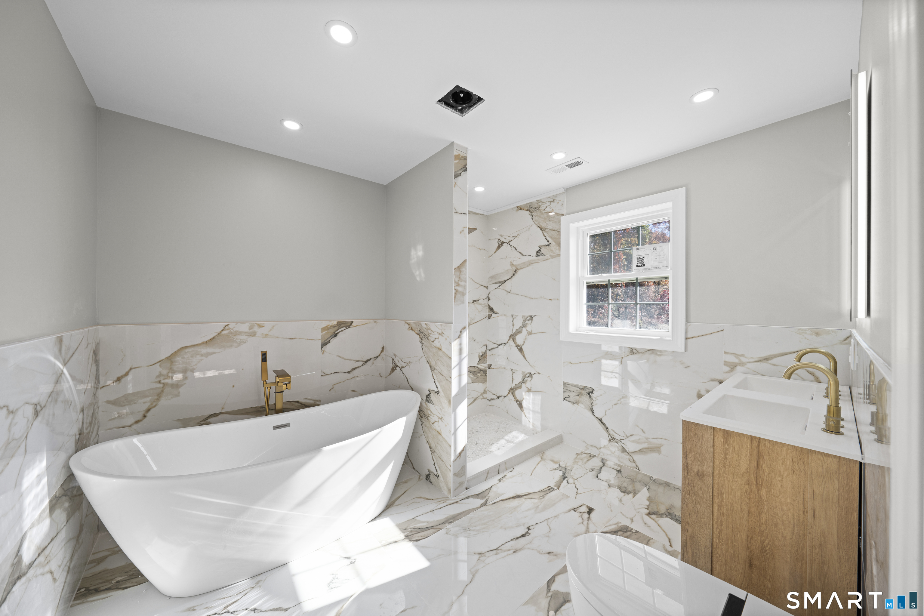 156 Corbin Ridge Bristol CT 06010