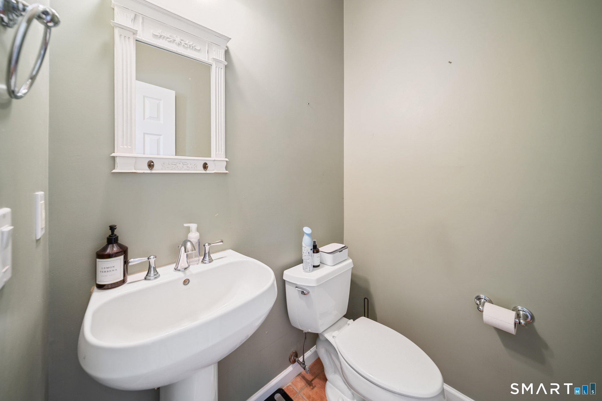 2 Minuteman Circle Southbury CT 06488