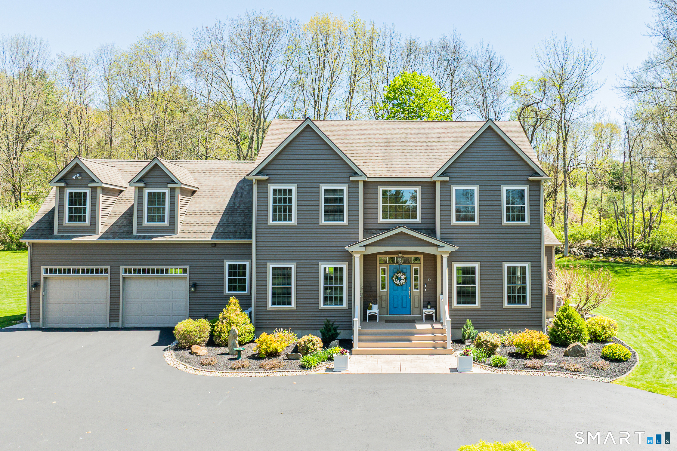 10 Heritage Road Putnam CT 06260