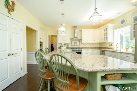 10 Heritage Road Putnam CT 06260