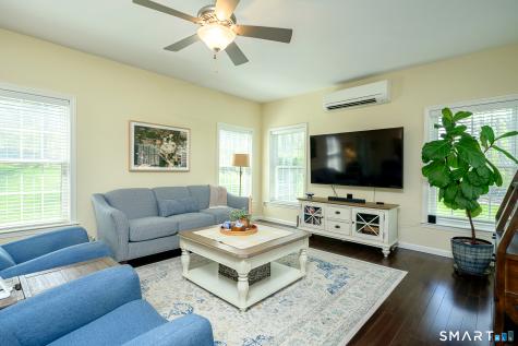 10 Heritage Road Putnam CT 06260