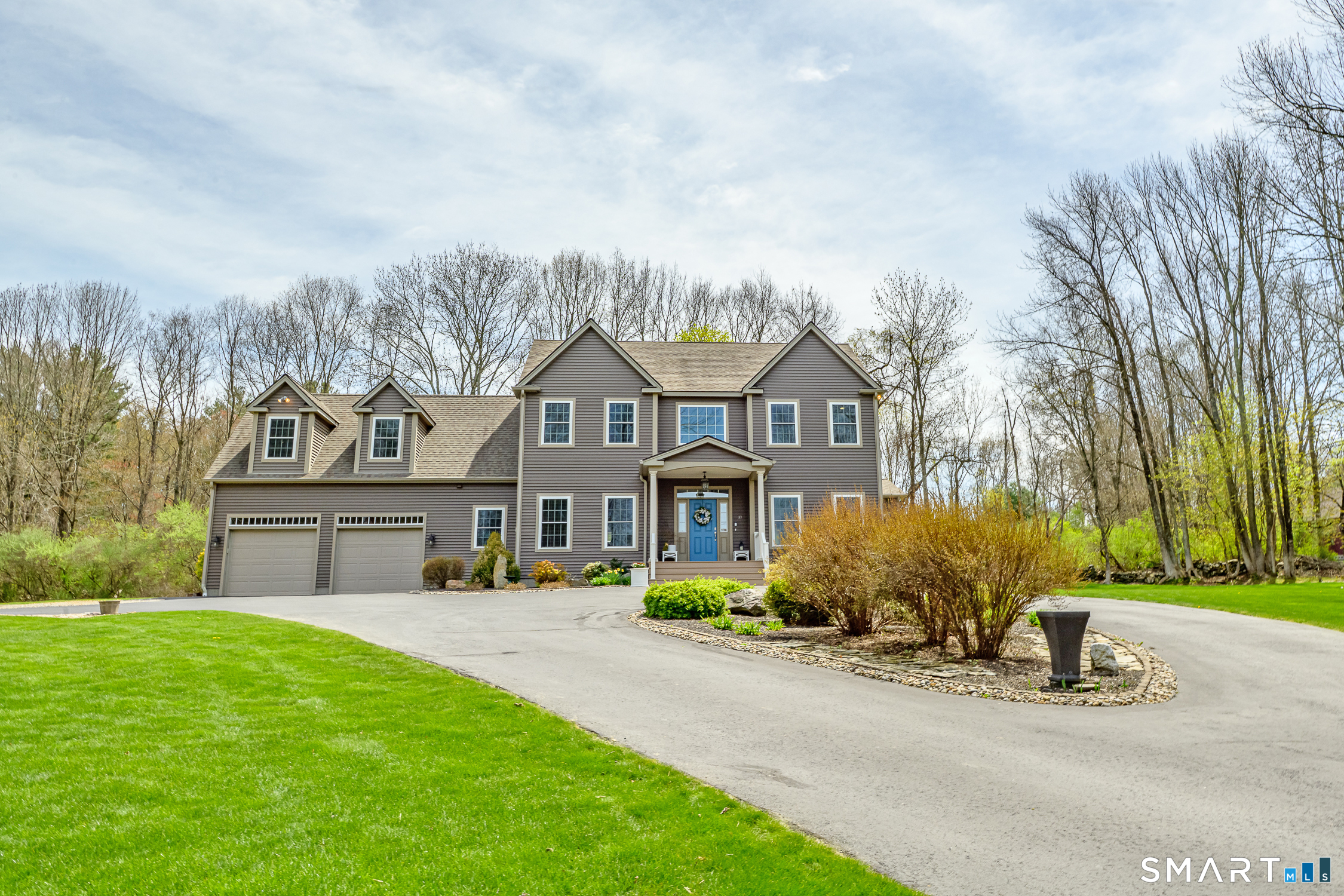 10 Heritage Road Putnam CT 06260