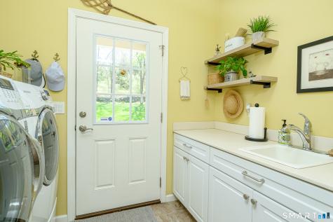 10 Heritage Road Putnam CT 06260