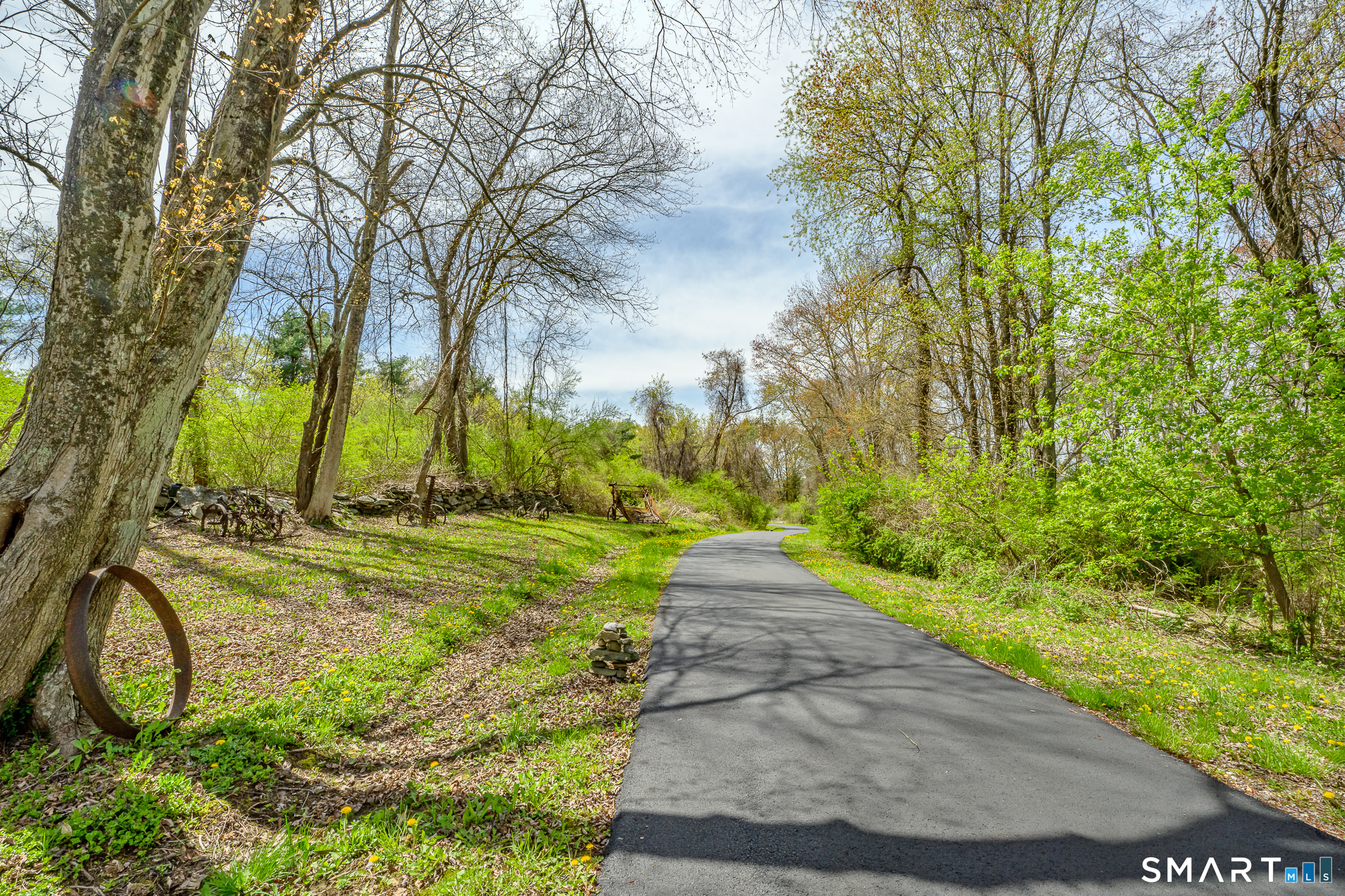 10 Heritage Road Putnam CT 06260