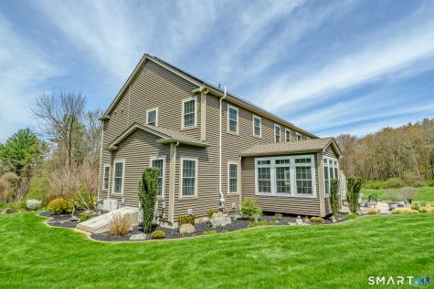 10 Heritage Road Putnam CT 06260