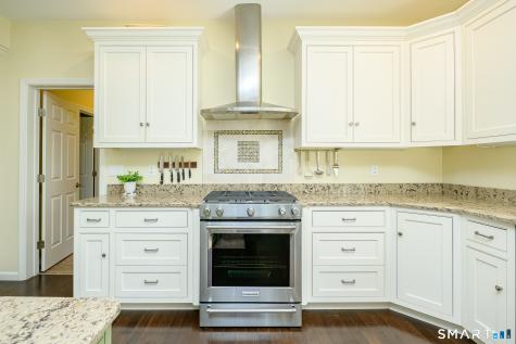 10 Heritage Road Putnam CT 06260