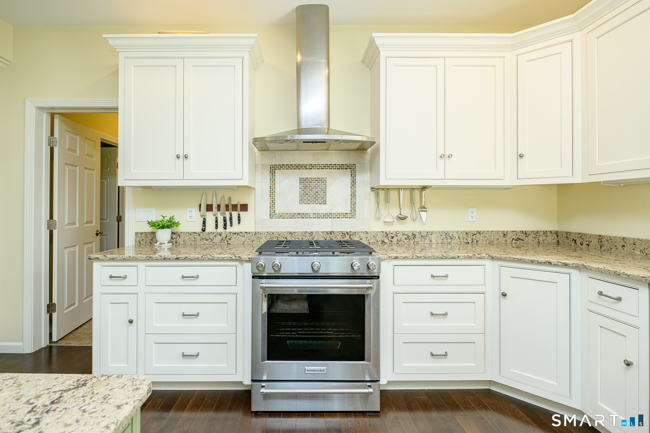 10 Heritage Road Putnam CT 06260