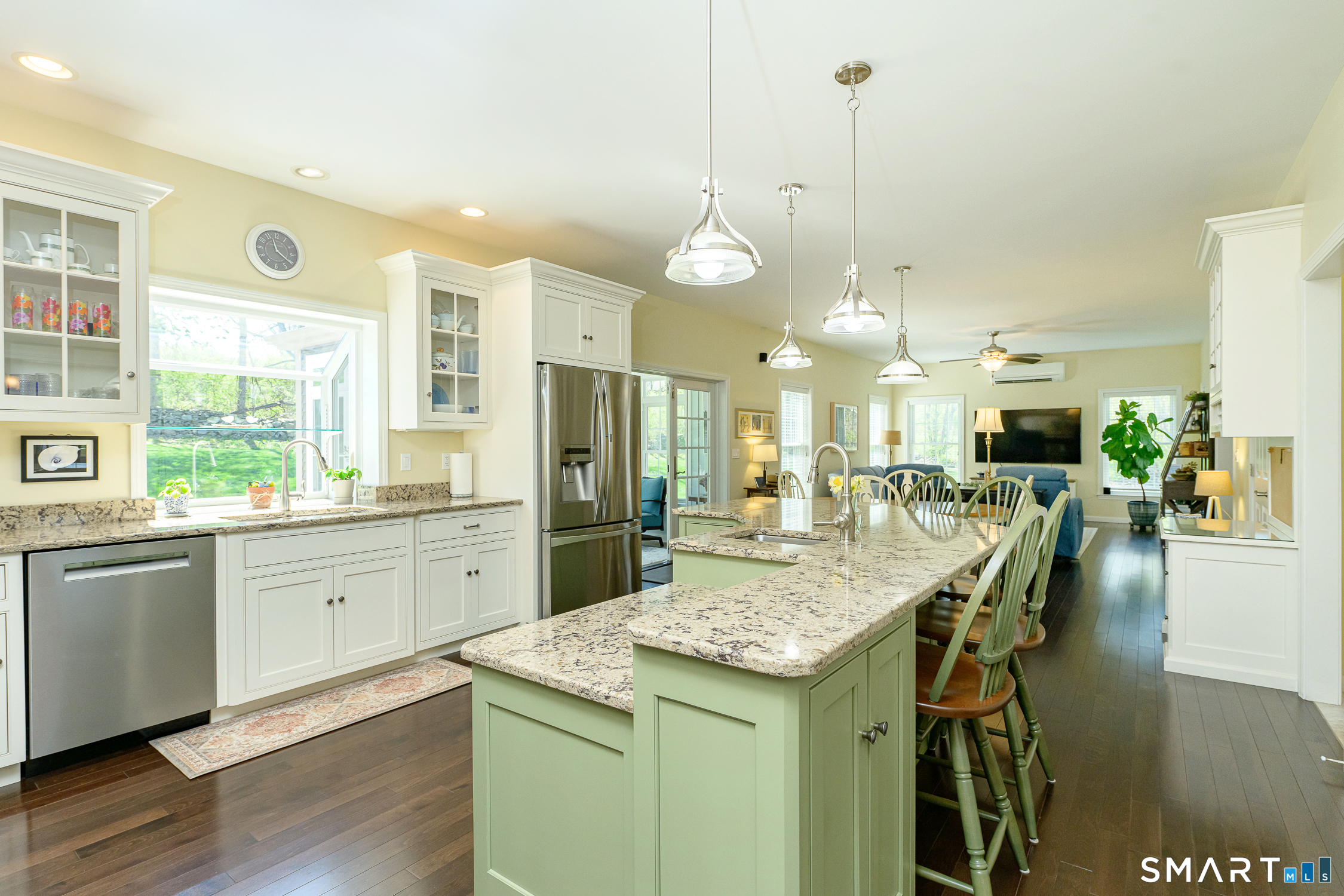 10 Heritage Road Putnam CT 06260