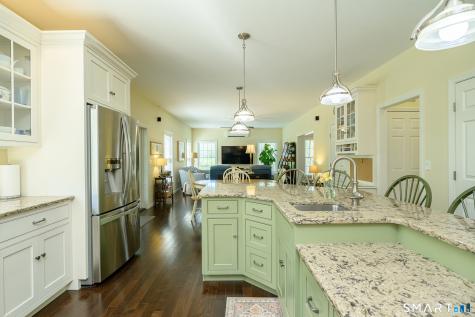 10 Heritage Road Putnam CT 06260