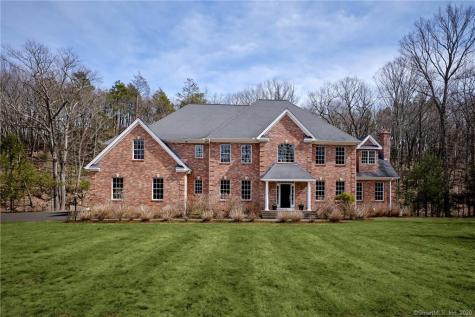 586 Deercliff Road Avon CT 06001