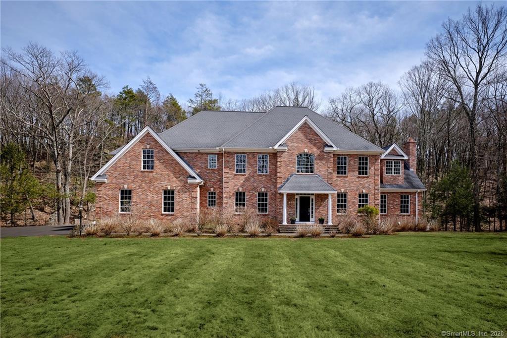 586 Deercliff Road Avon CT 06001