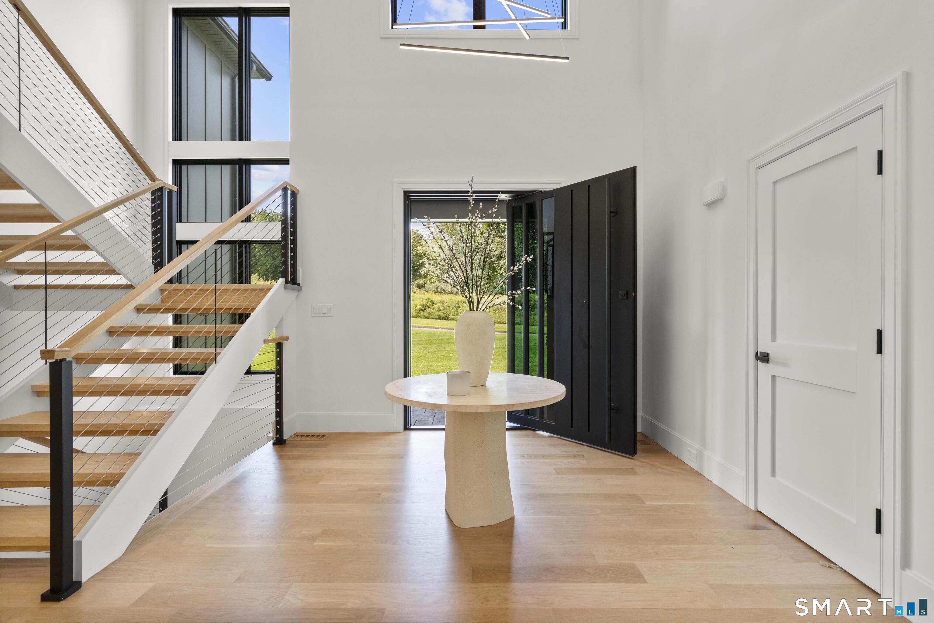 8 Holly Lane Newtown CT 06470