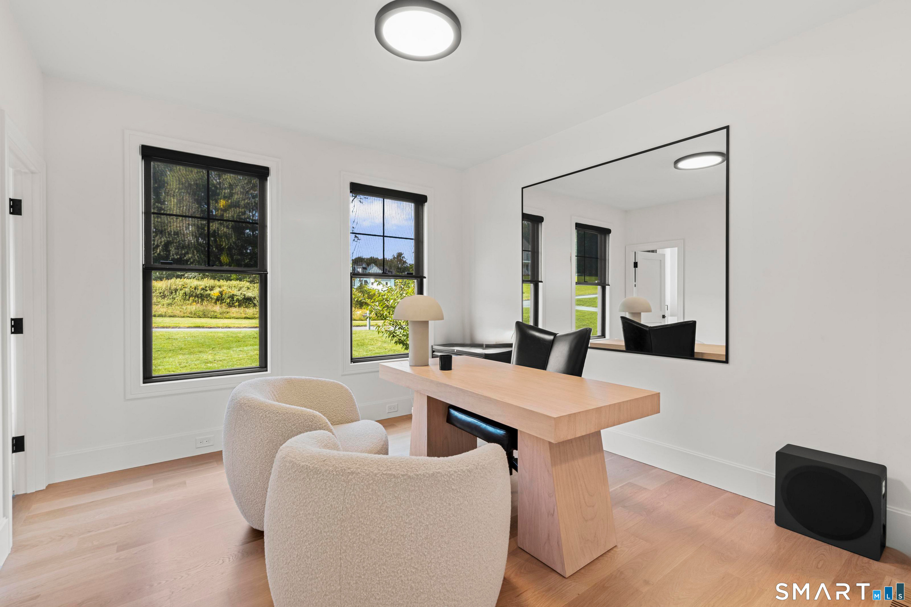 8 Holly Lane Newtown CT 06470