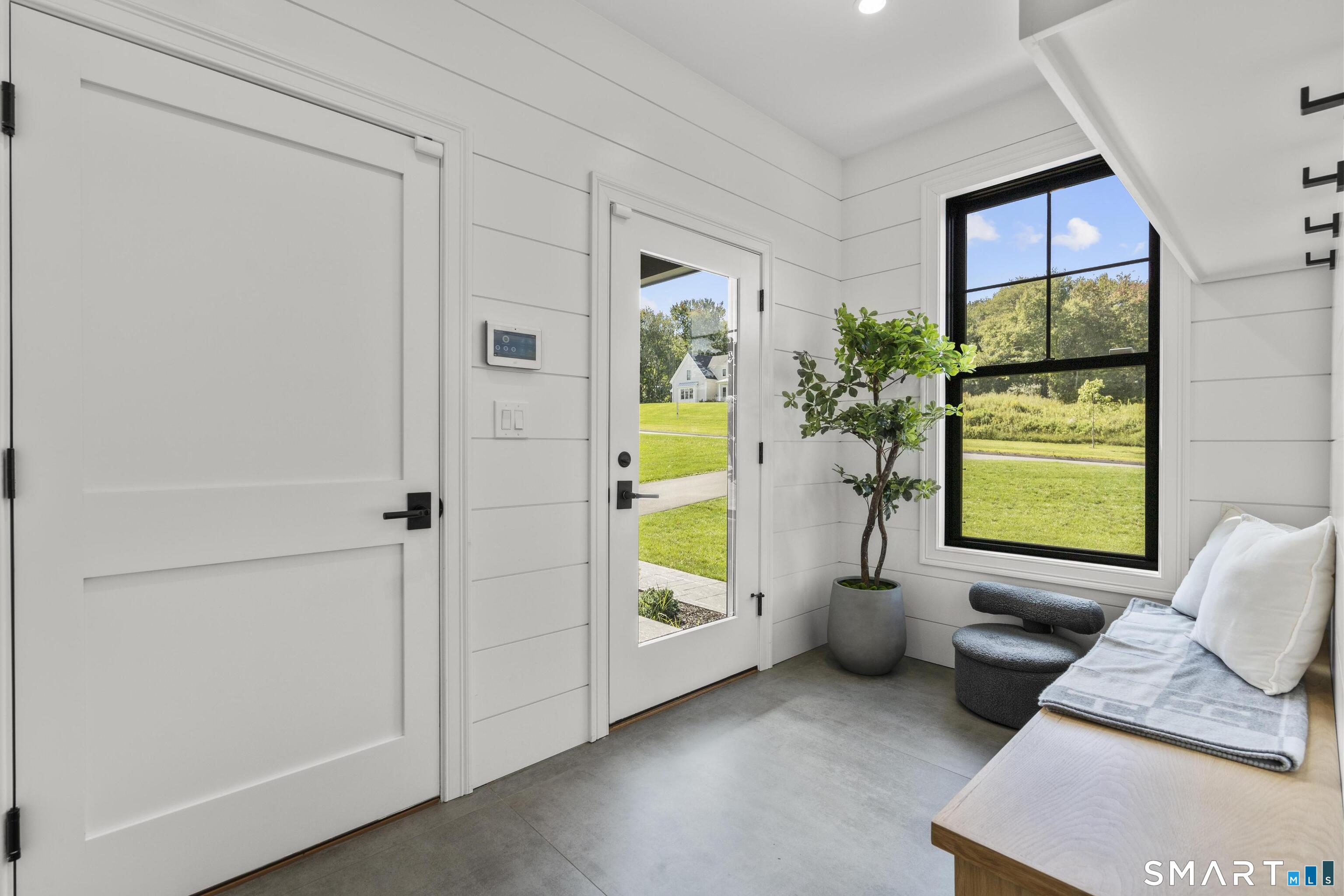 8 Holly Lane Newtown CT 06470