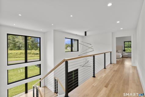 8 Holly Lane Newtown CT 06470