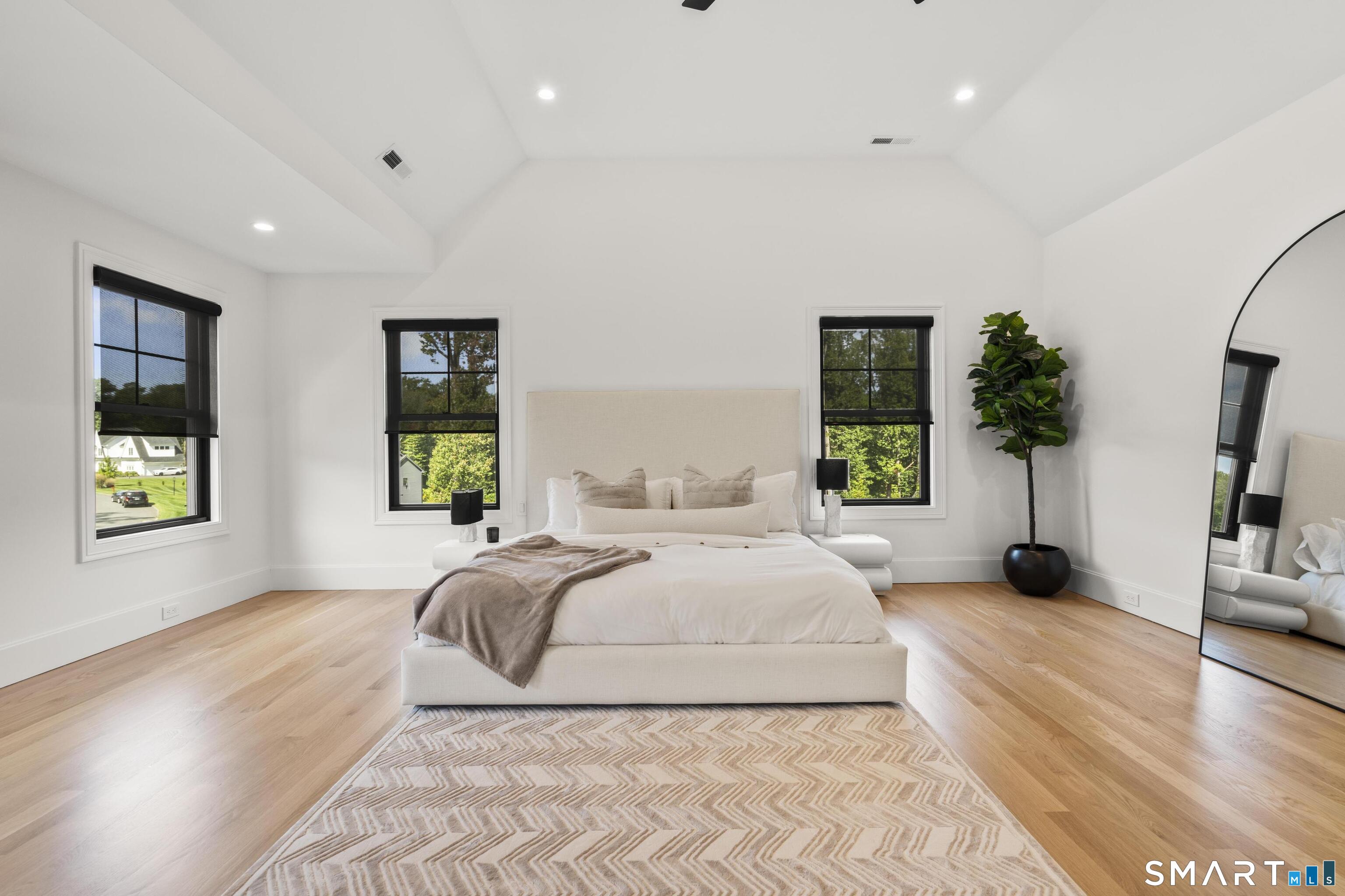 8 Holly Lane Newtown CT 06470