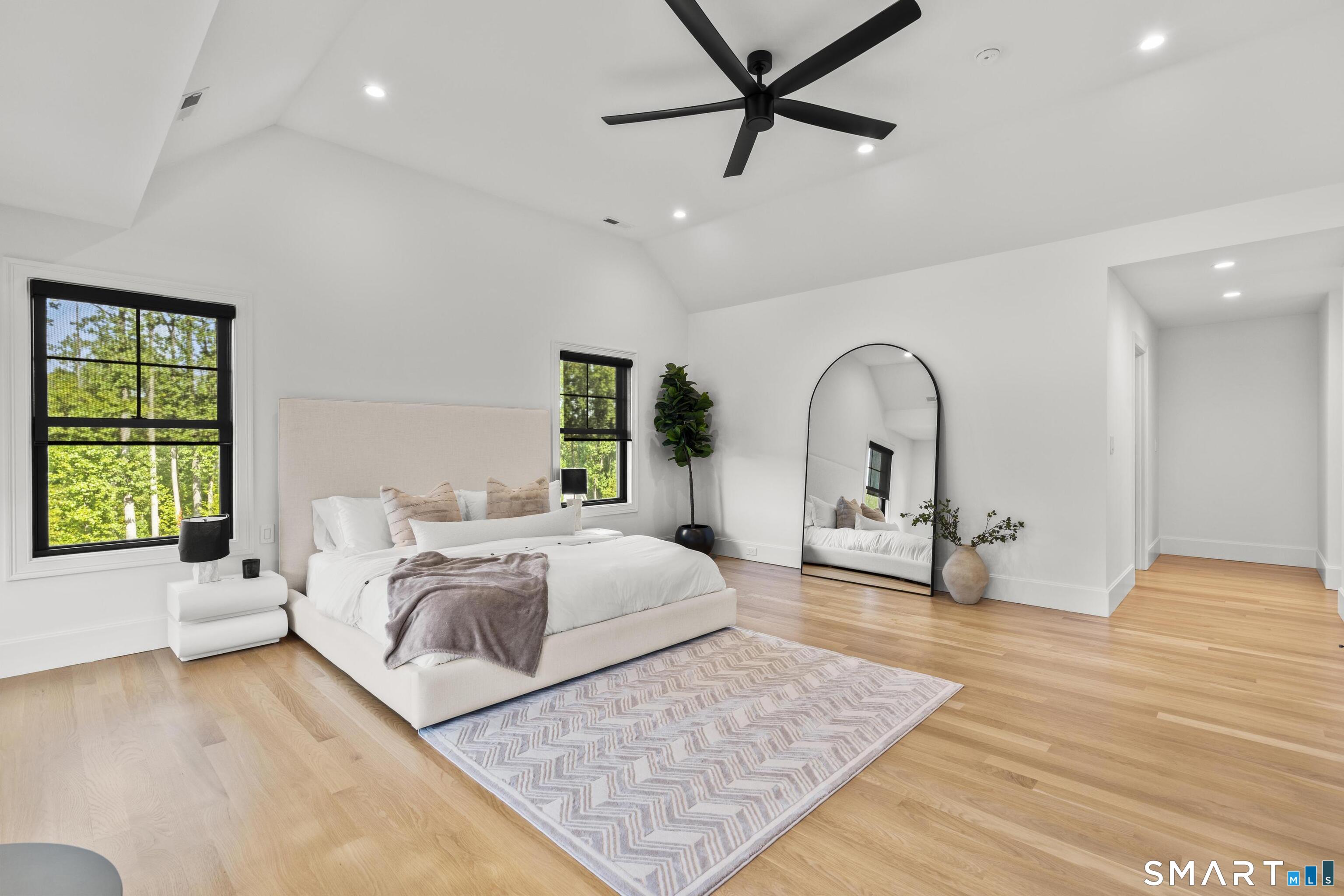8 Holly Lane Newtown CT 06470