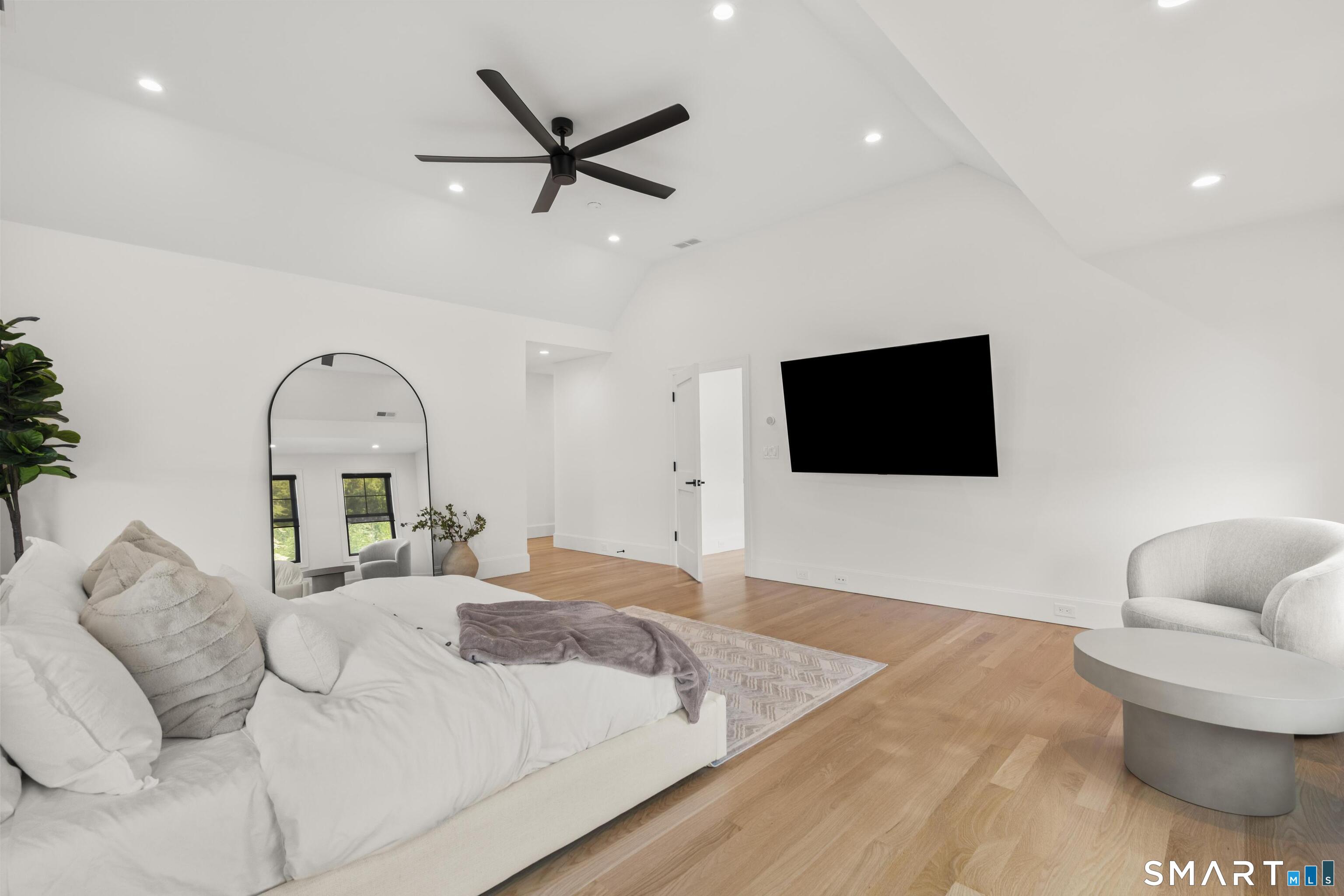 8 Holly Lane Newtown CT 06470