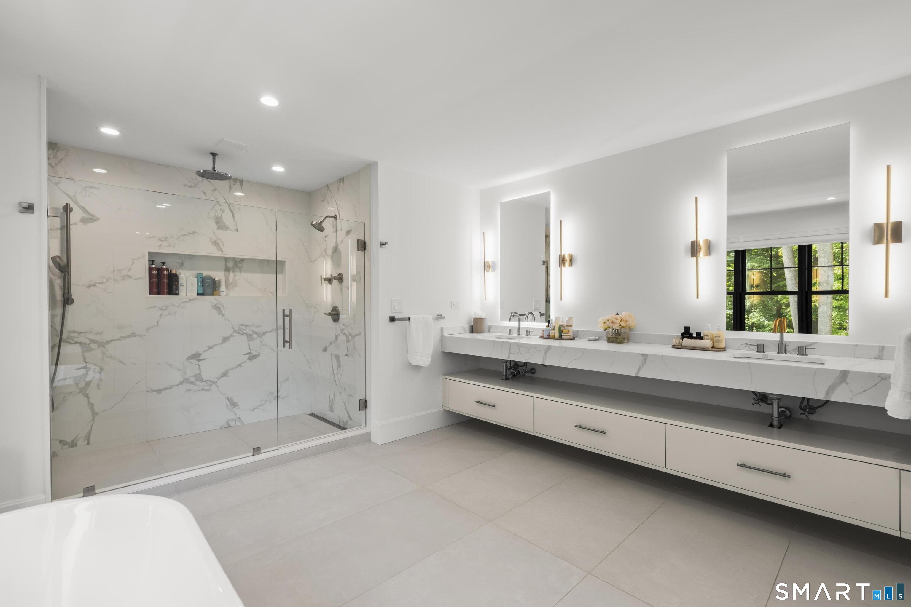8 Holly Lane Newtown CT 06470