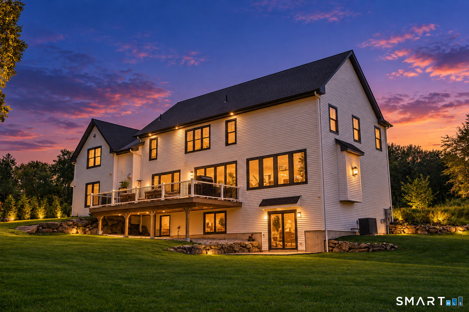 8 Holly Lane Newtown CT 06470