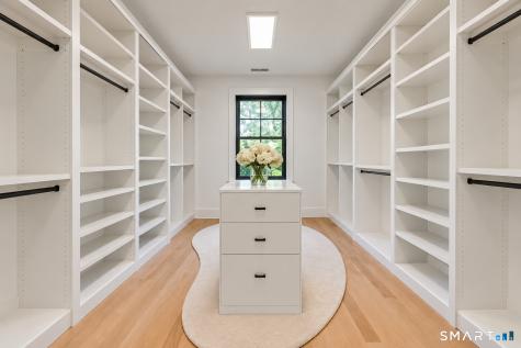 8 Holly Lane Newtown CT 06470