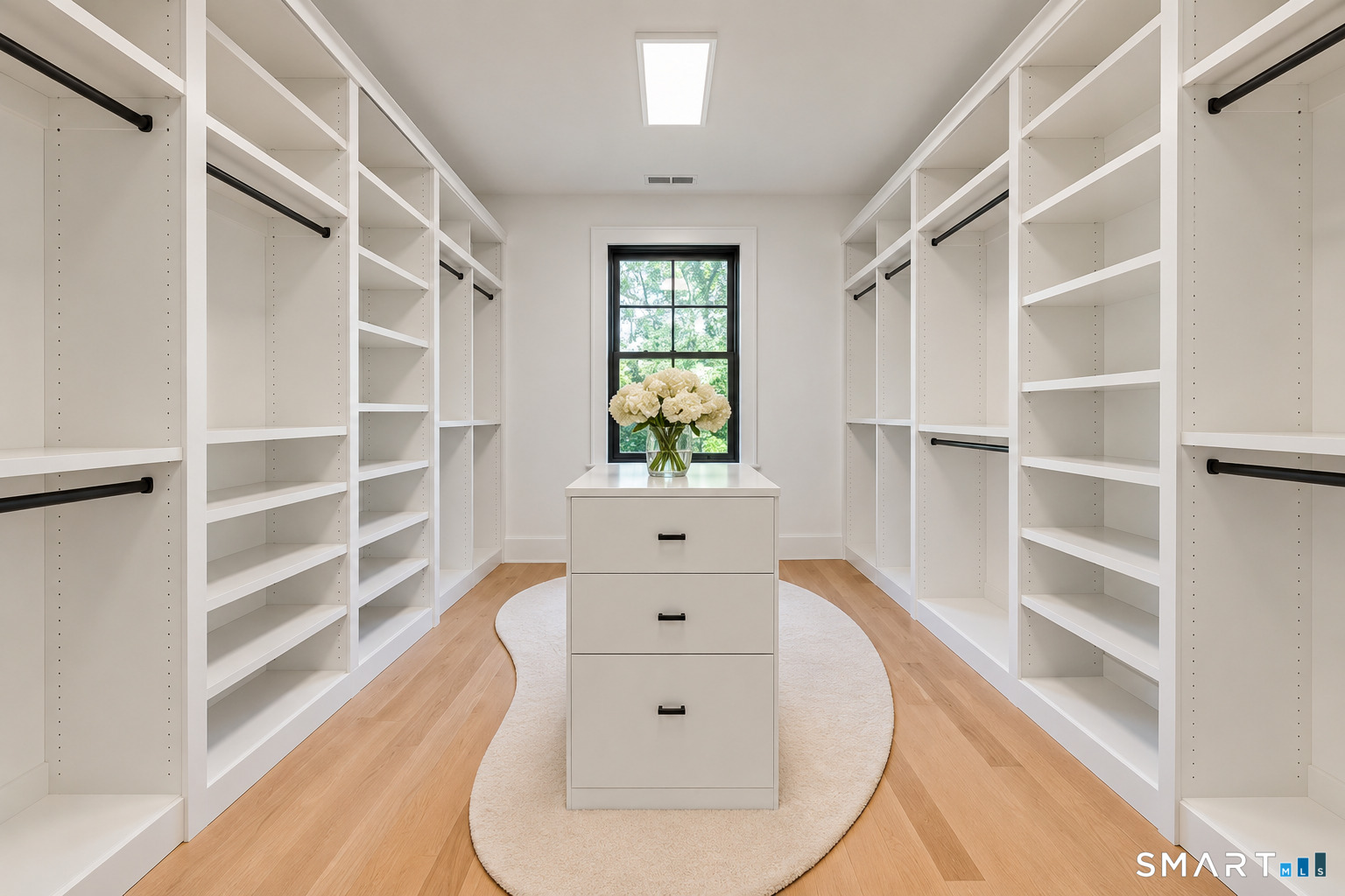 8 Holly Lane Newtown CT 06470