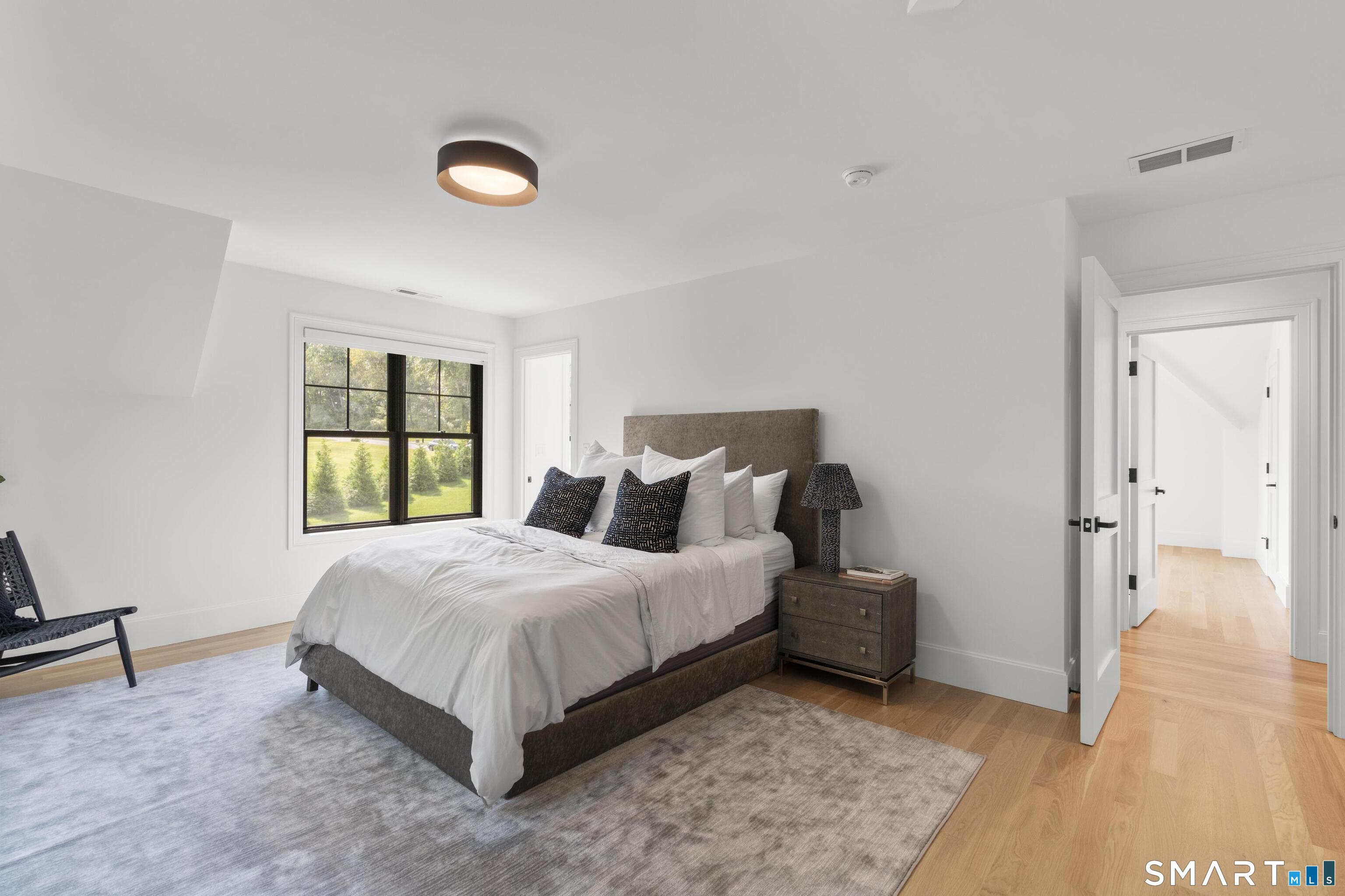 8 Holly Lane Newtown CT 06470