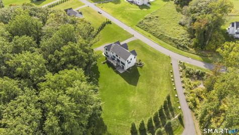 8 Holly Lane Newtown CT 06470