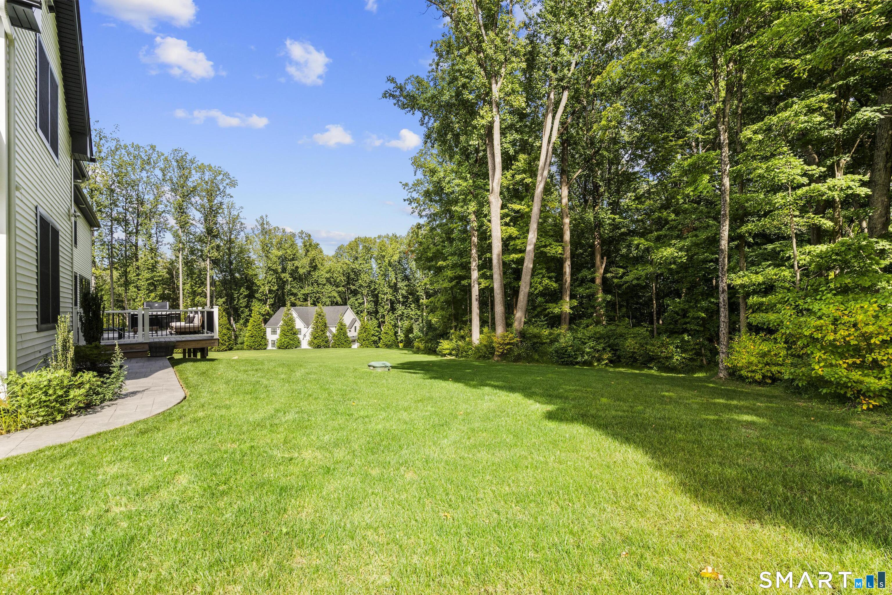 8 Holly Lane Newtown CT 06470