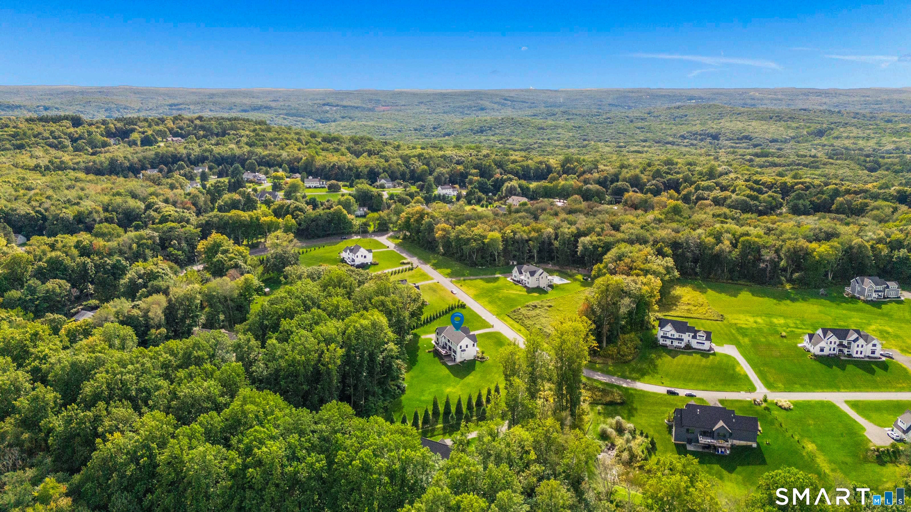 8 Holly Lane Newtown CT 06470