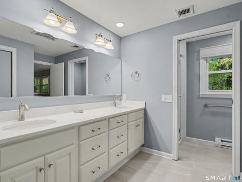 22 Maple Vale Drive Woodbridge CT 06525