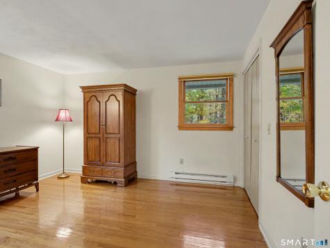 22 Maple Vale Drive Woodbridge CT 06525