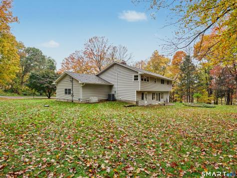 22 Maple Vale Drive Woodbridge CT 06525