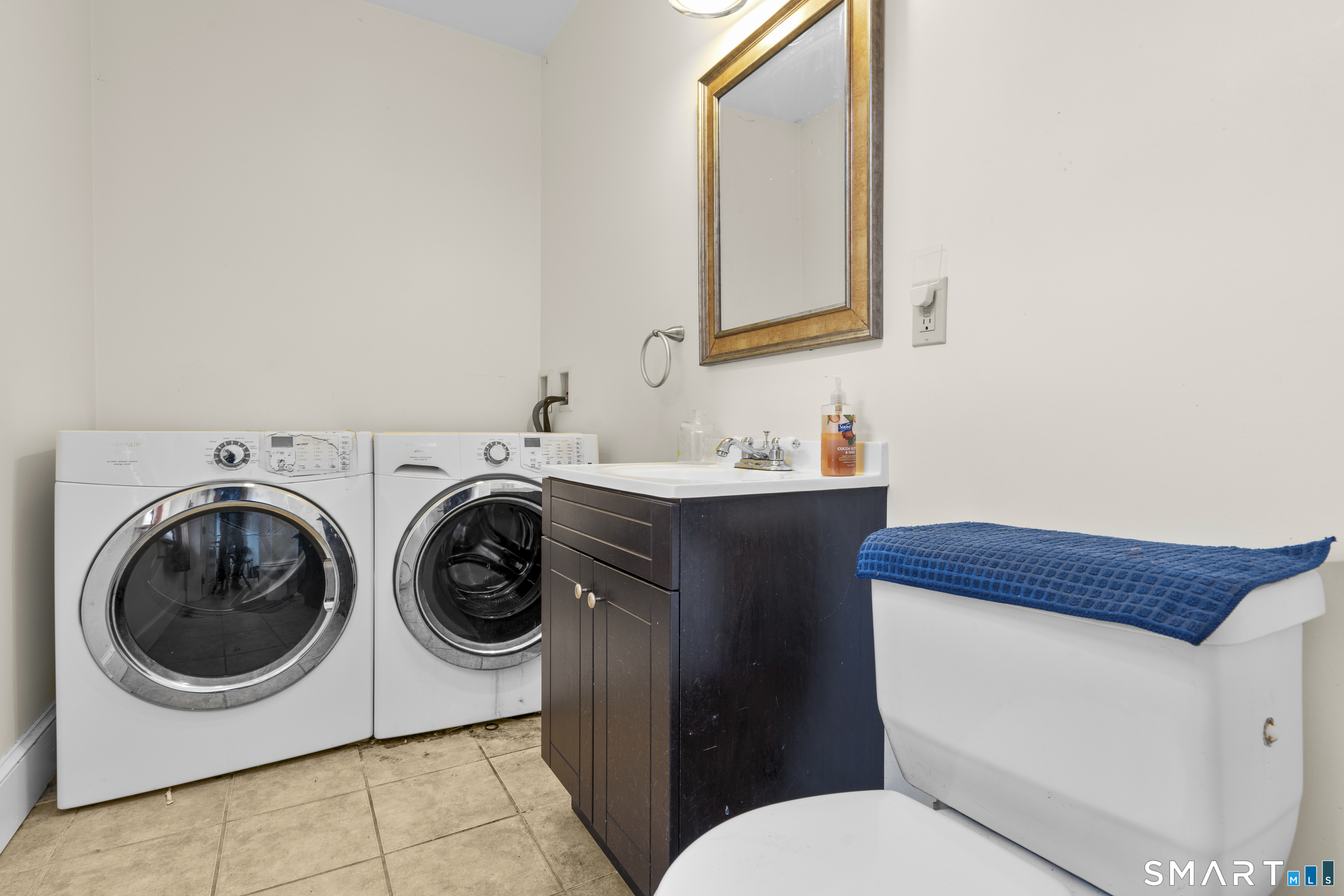39 Oakridge Street Norwich CT 06360